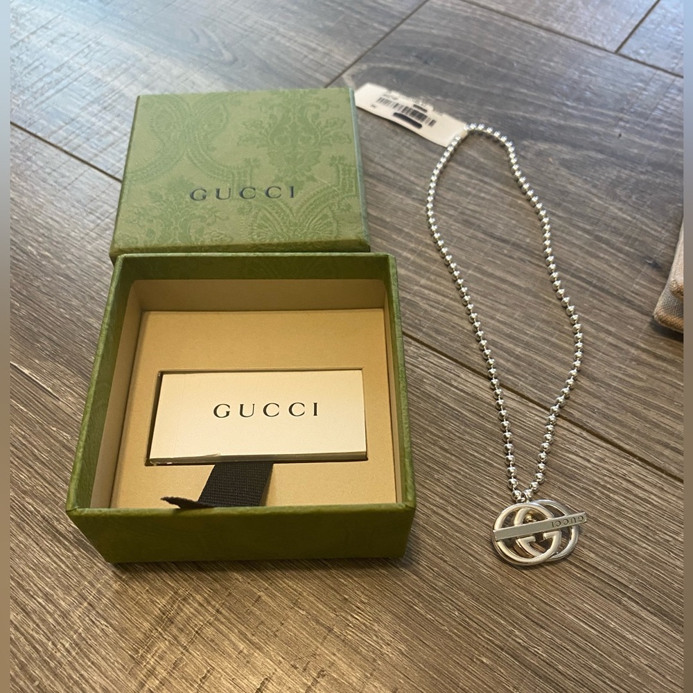 Gucci Silver Interlocking G Pendant Necklace